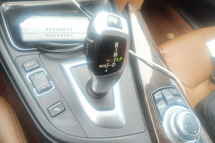 Used BMW 3 Series 2013 Facelift 320Li Fashion Design Package Gear Lever