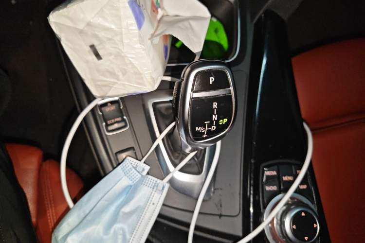 Used BMW 3 Series 2013 328i Sport Design Package Gear Lever