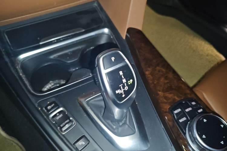 Used BMW 3 Series 2013 Facelift 320Li Fashion Design Package Gear Lever