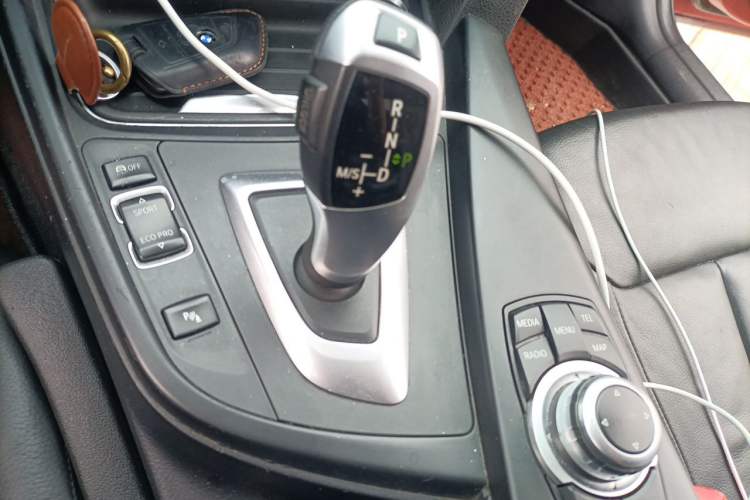 Used BMW 3 Series 2013 320Li Luxury Design Package Gear Lever