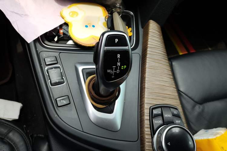 Used BMW 3 Series 2013 320Li Fashion Design Package Gear Lever