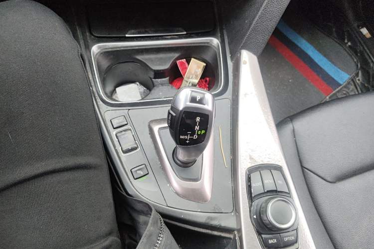 Used BMW 3 Series 2013 320Li Fashion Model Gear Lever