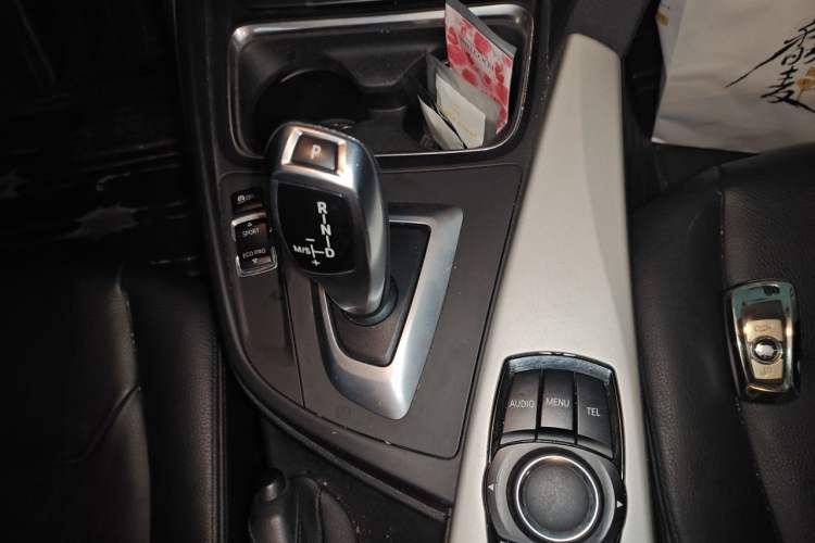 Used BMW 3 Series 2013 320i Sport Edition Gear Lever