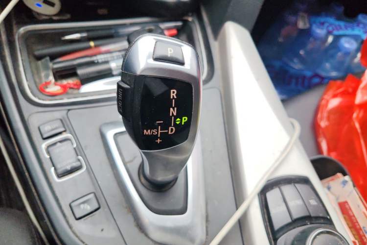 Used BMW 3 Series 2013 320Li Fashion Model Gear Lever