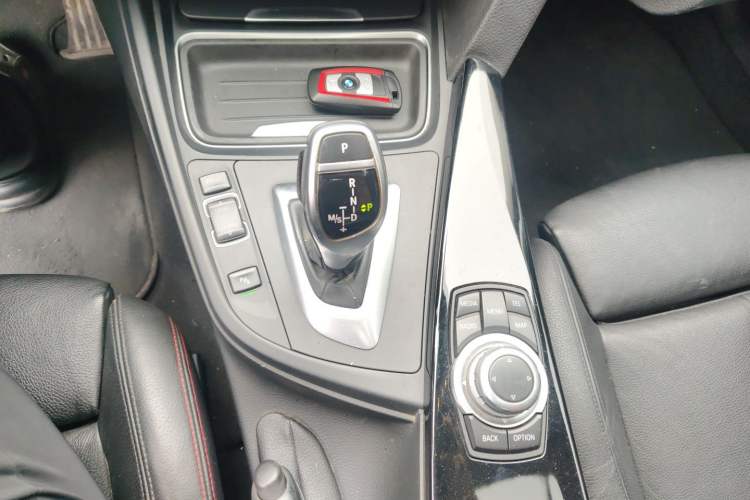 Used BMW 3 Series 2013 328i Sport Design Package Gear Lever