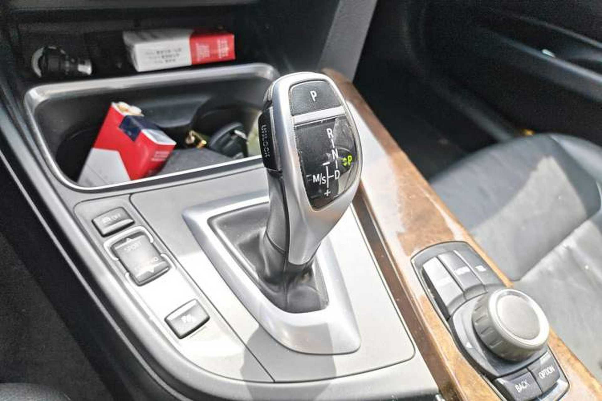 Used BMW 3 Series 2013 328Li Fashion Edition Gear Lever
