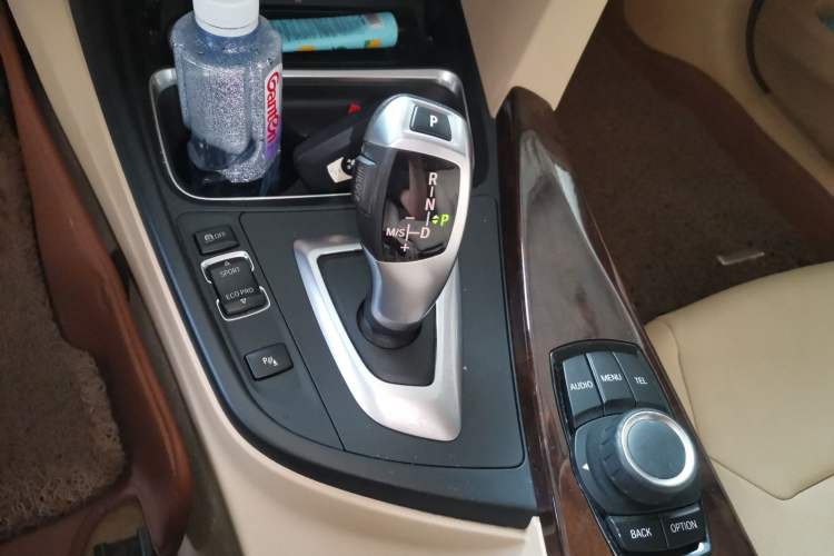 Used BMW 3 Series 2013 320Li Fashion Model Gear Lever