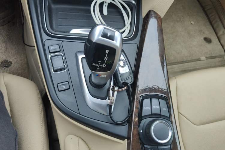 Used BMW 3 Series 2013 320Li Fashion Model Gear Lever