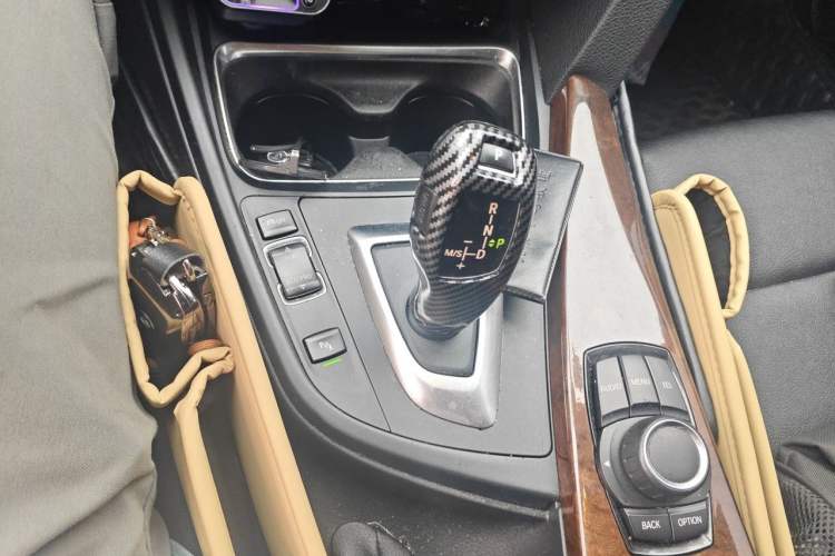 Used BMW 3 Series 2013 320Li Fashion Model Gear Lever