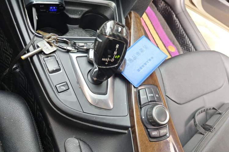 Used BMW 3 Series 2013 320Li Fashion Model Gear Lever