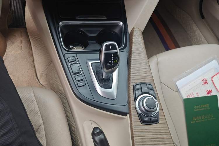Used BMW 3 Series 2013 Facelift 335Li Stylish Design Package Gear Lever