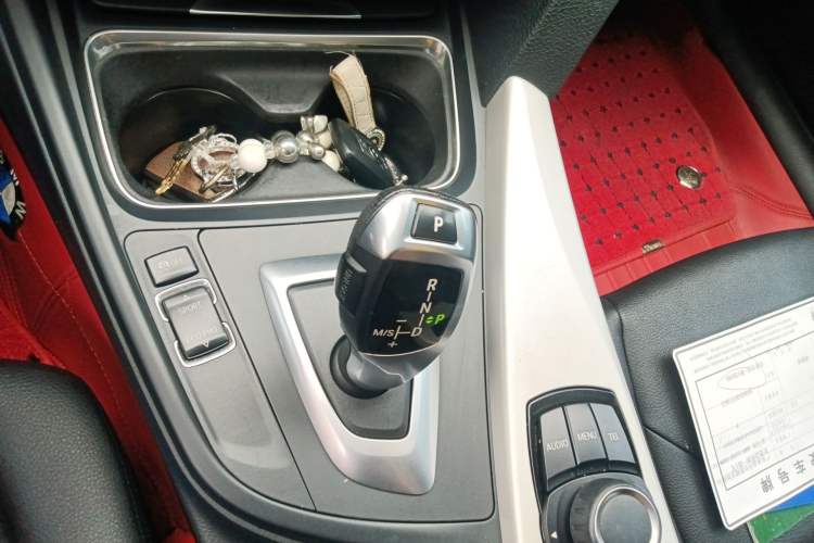 Used BMW 3 Series 2013 316i Active Edition Gear Lever