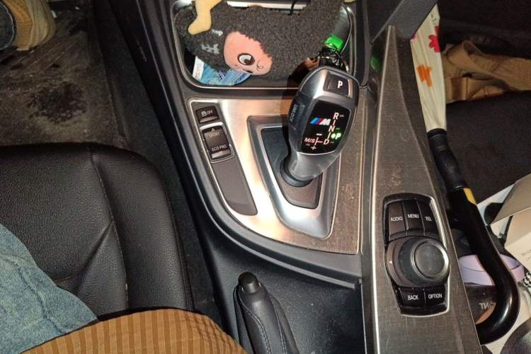Used BMW 3 Series 2013 316i Active Edition Gear Lever