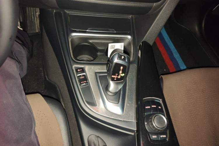 Used BMW 3 Series 2013 316i Active Edition Gear Lever