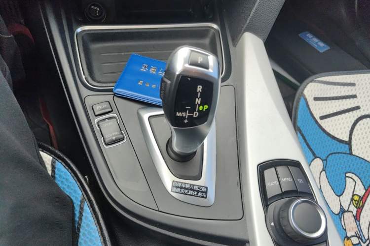 Used BMW 3 Series 2013 320i Sport Edition Gear Lever