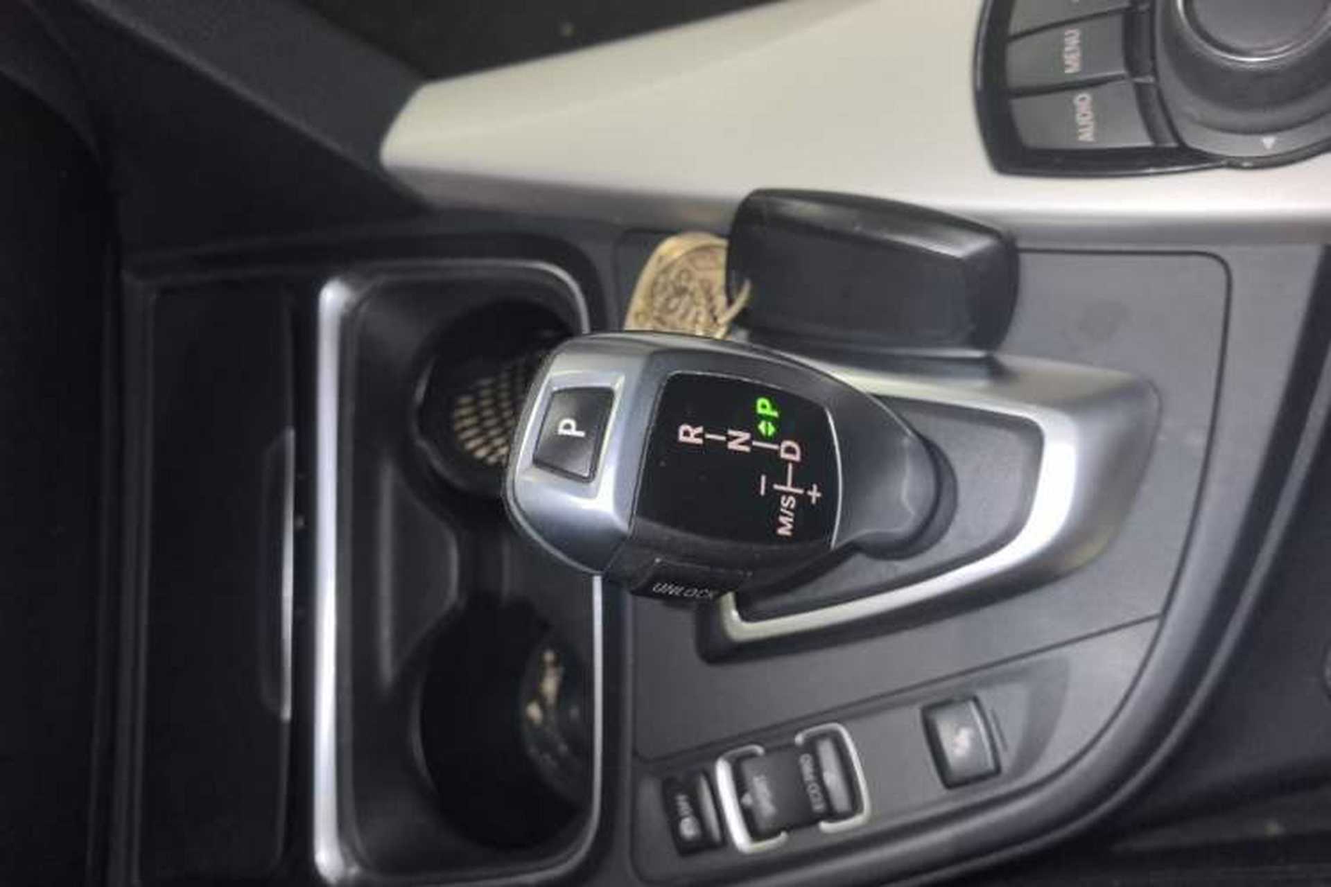 Used BMW 3 Series 2013 320Li Fashion Model Gear Lever