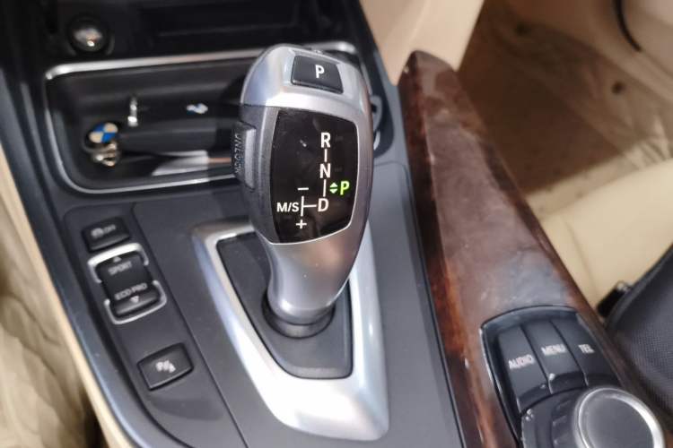 Used BMW 3 Series 2013 320Li Fashion Model Gear Lever