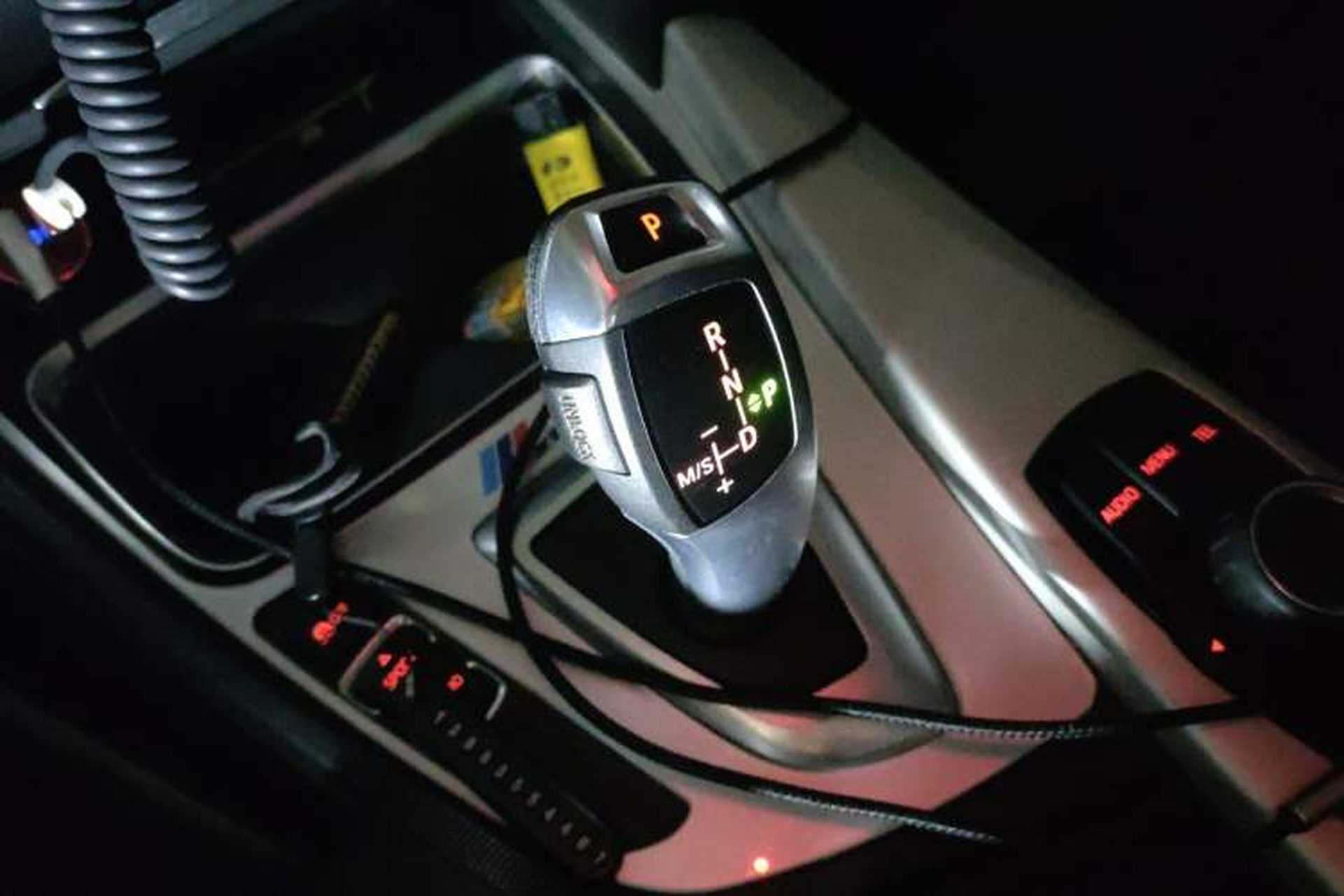 Used BMW 3 Series 2013 320i Active Edition Gear Lever
