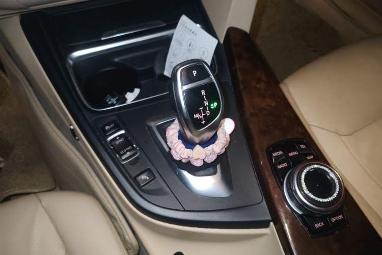 Used BMW 3 Series 2013 Facelifted 320Li Luxury Design Package Gear Lever