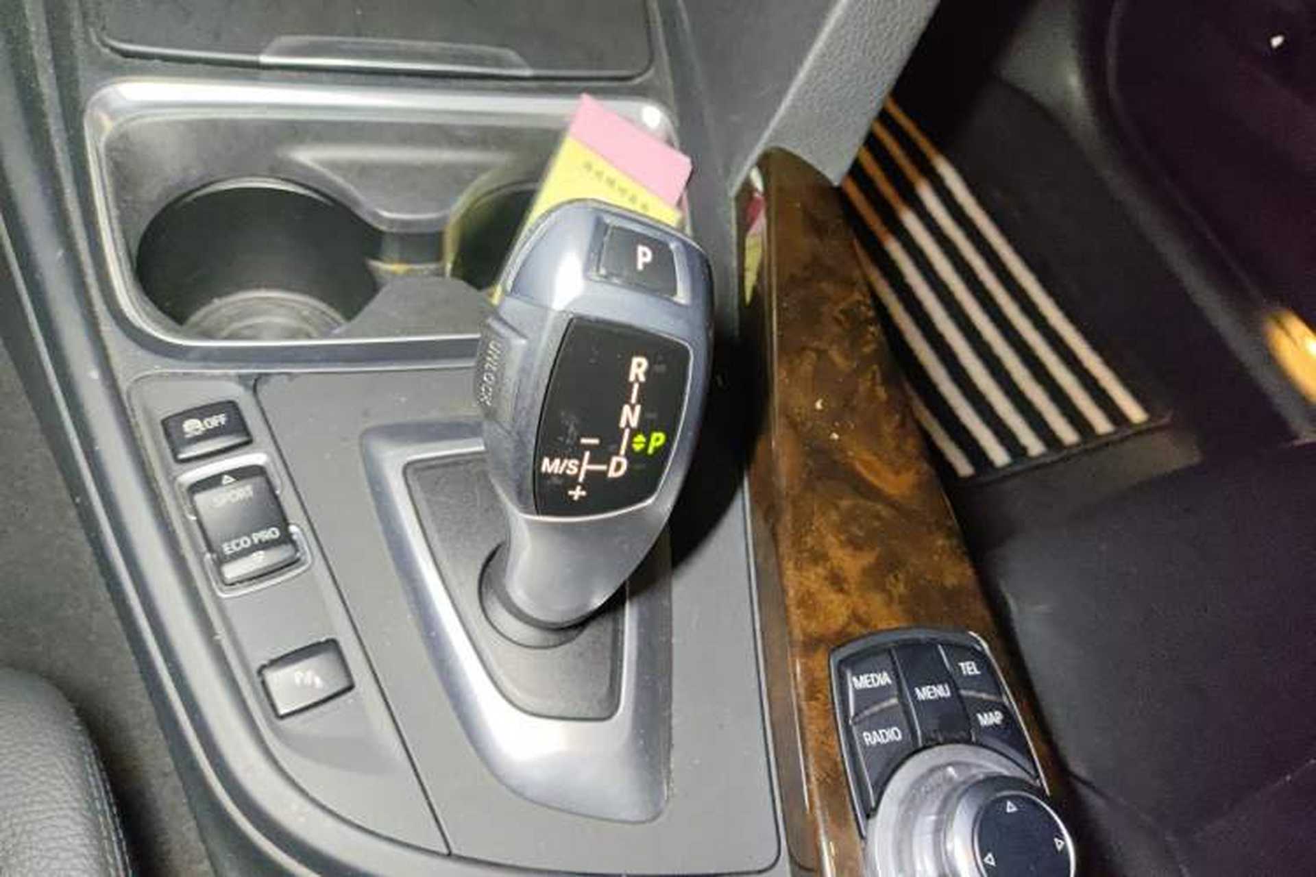 Used BMW 3 Series 2013 Facelifted 320Li Luxury Design Package Gear Lever