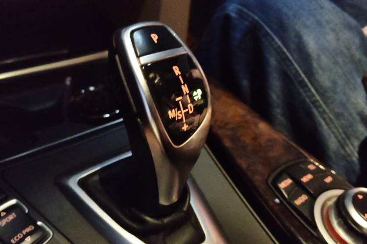 Used BMW 3 Series 2013 328Li Luxury Design Package Gear Lever