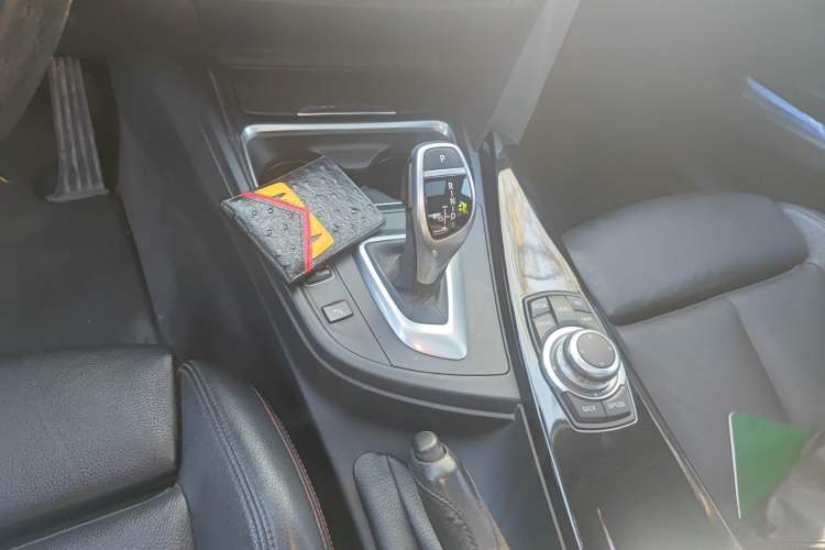 Used BMW 3 Series 2013 Facelifted 328i Sport Design Package Gear Lever