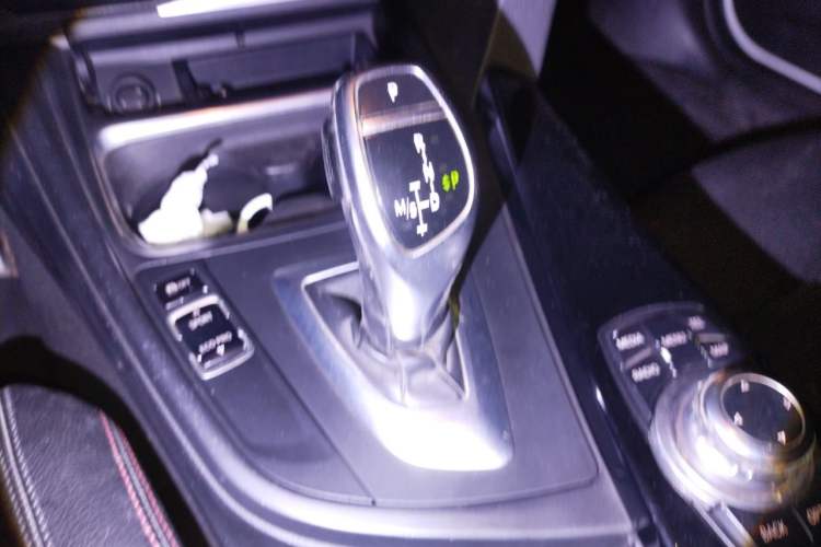 Used BMW 3 Series 2013 320i Sport Design Package Gear Lever