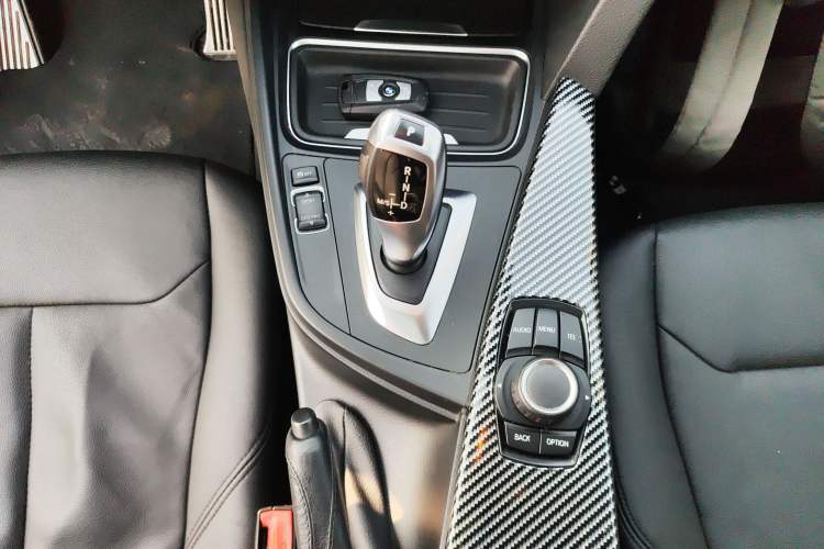 Used BMW 3 Series 2013 316i Active Edition Gear Lever