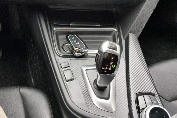 Used BMW 3 Series 2013 316i Active Edition Gear Lever