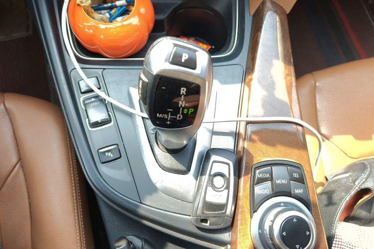 Used BMW 3 Series 2013 320Li Luxury Design Package Gear Lever