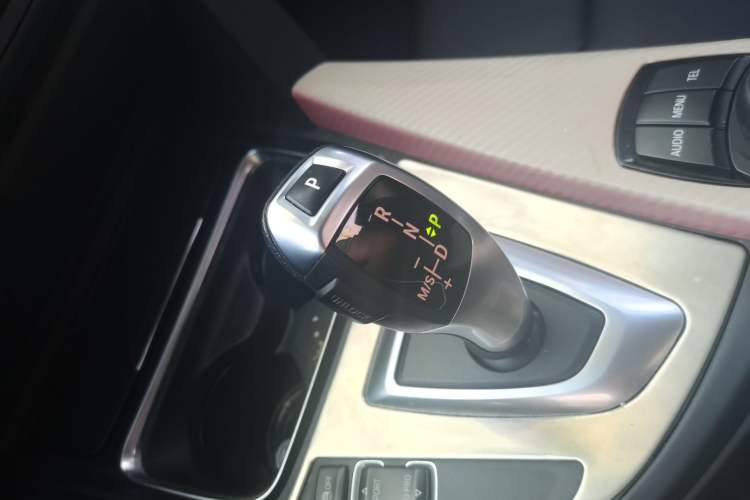Used BMW 3 Series 2013 316i Active Edition Gear Lever
