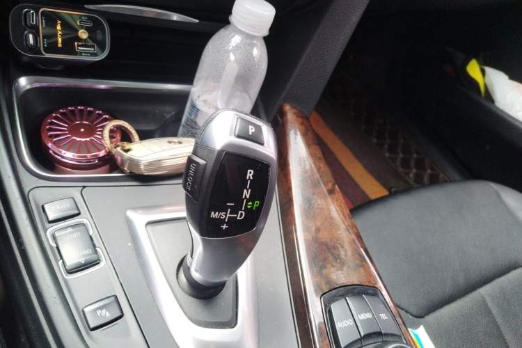 Used BMW 3 Series 2013 320Li Fashion Model Gear Lever