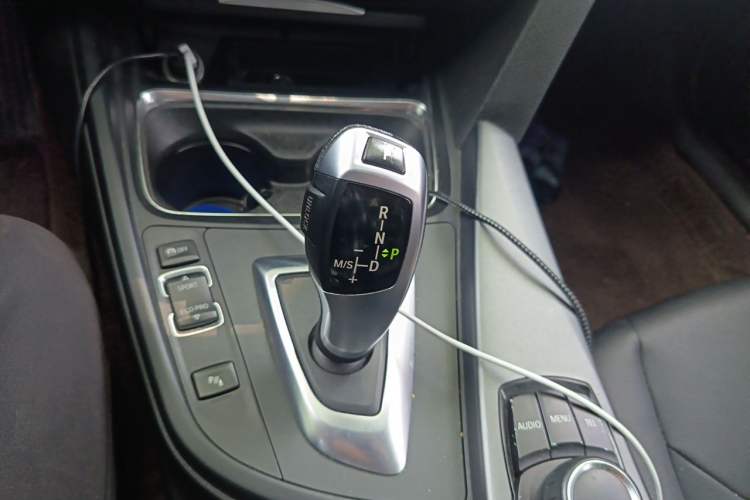 Used BMW 3 Series 2013 320Li Luxury Design Package Gear Lever