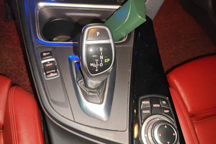 Used BMW 3 Series 2013 320i Sport Design Package Gear Lever