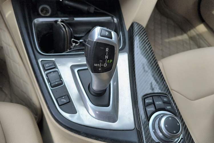 Used BMW 3 Series 2013 320Li Fashion Design Package Gear Lever