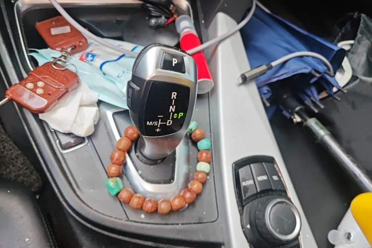 Used BMW 3 Series 2013 320i Sport Edition Gear Lever