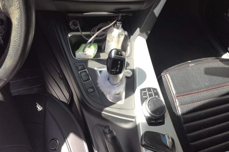 Used BMW 3 Series 2013 Facelifted 320Li Luxury Design Package Gear Lever