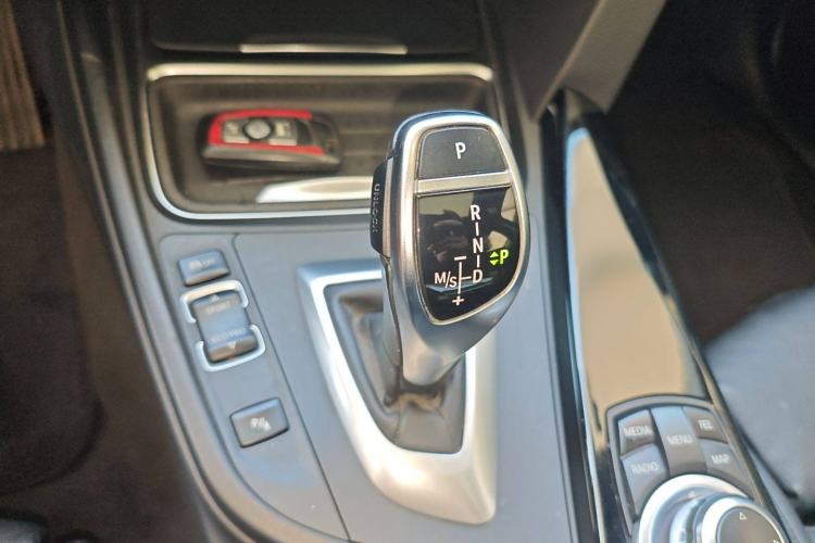 Used BMW 3 Series 2013 328i Sport Design Package Gear Lever