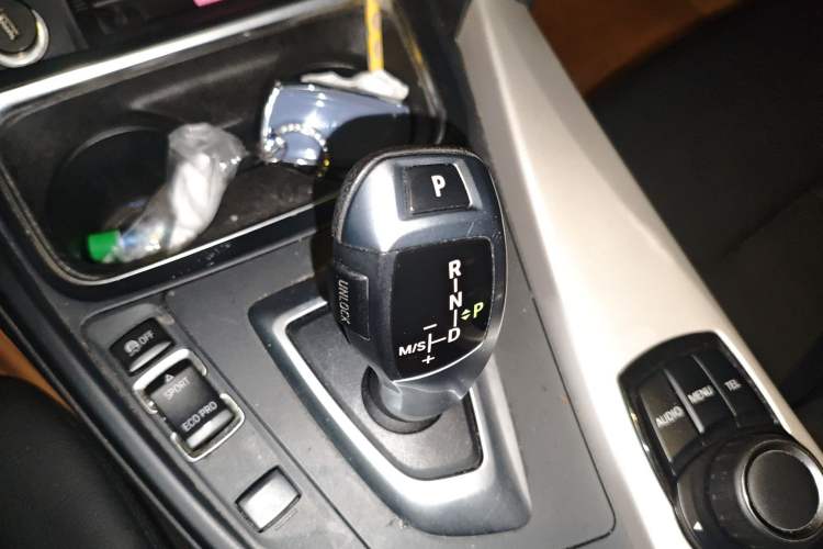 Used BMW 3 Series 2013 320Li Fashion Model Gear Lever
