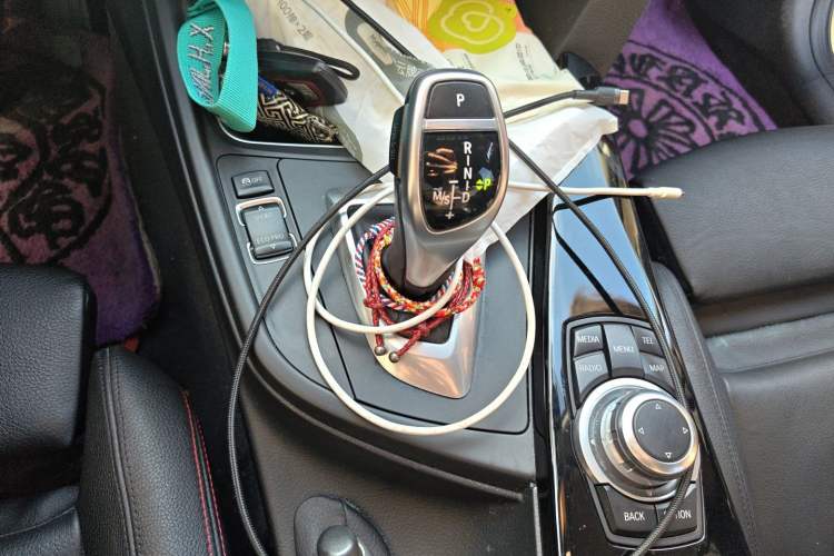 Used BMW 3 Series 2013 320i Sport Design Package Gear Lever