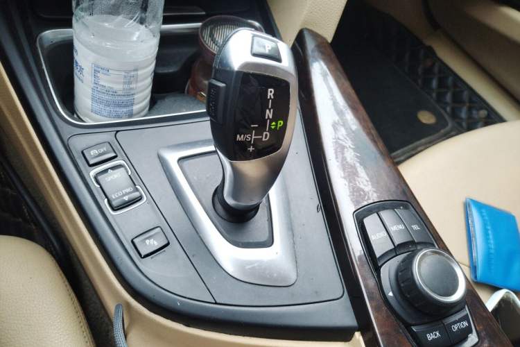 Used BMW 3 Series 2013 320Li Fashion Model Gear Lever