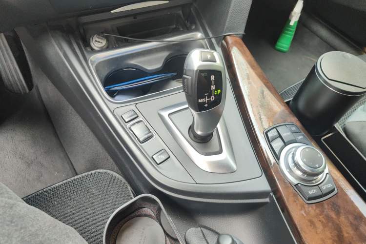 Used BMW 3 Series 2013 320Li Luxury Design Package Gear Lever
