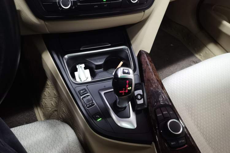 Used BMW 3 Series 2013 320Li Fashion Model Gear Lever