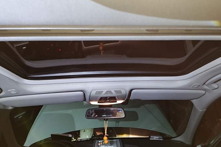 Used BMW 3 Series 2013 320i Sport Edition Headliner