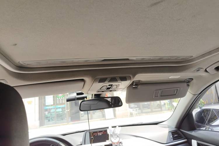 Used BMW 3 Series 2013 320Li Fashion Model Headliner