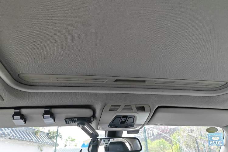 Used BMW 3 Series 2013 328Li Fashion Edition Headliner