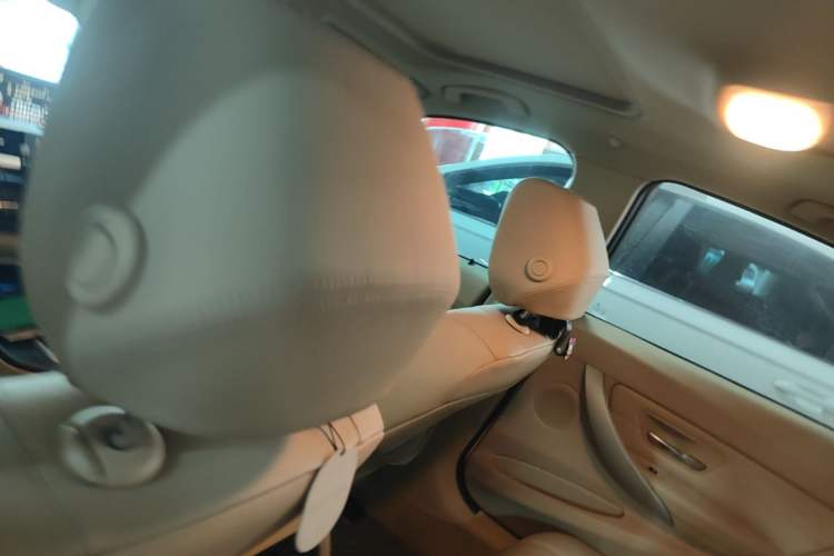 Used BMW 3 Series 2013 320i Sport Edition Headliner