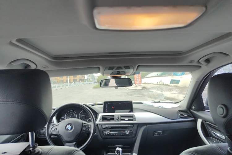 Used BMW 3 Series 2013 320i Sport Edition Headliner