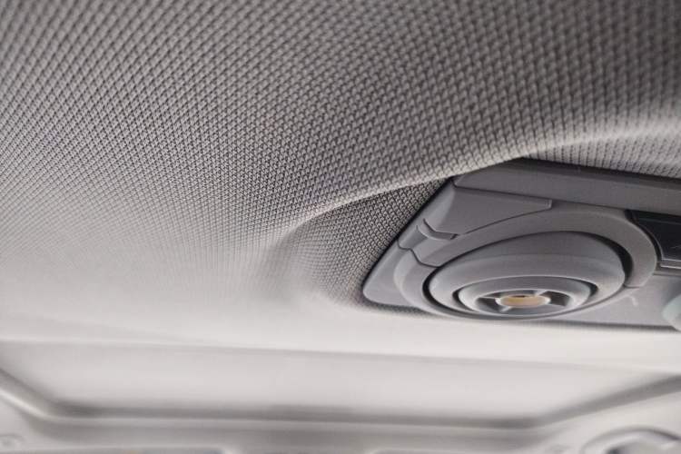 Used BMW 3 Series 2013 320Li Fashion Model Headliner