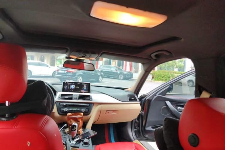 Used BMW 3 Series 2013 320i Active Edition Headliner